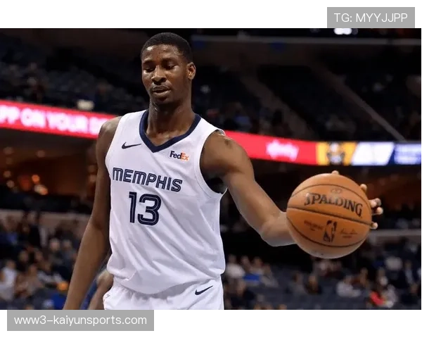 上海海港莱昂纳多膝伤困扰 进攻乏力加剧防守端压力